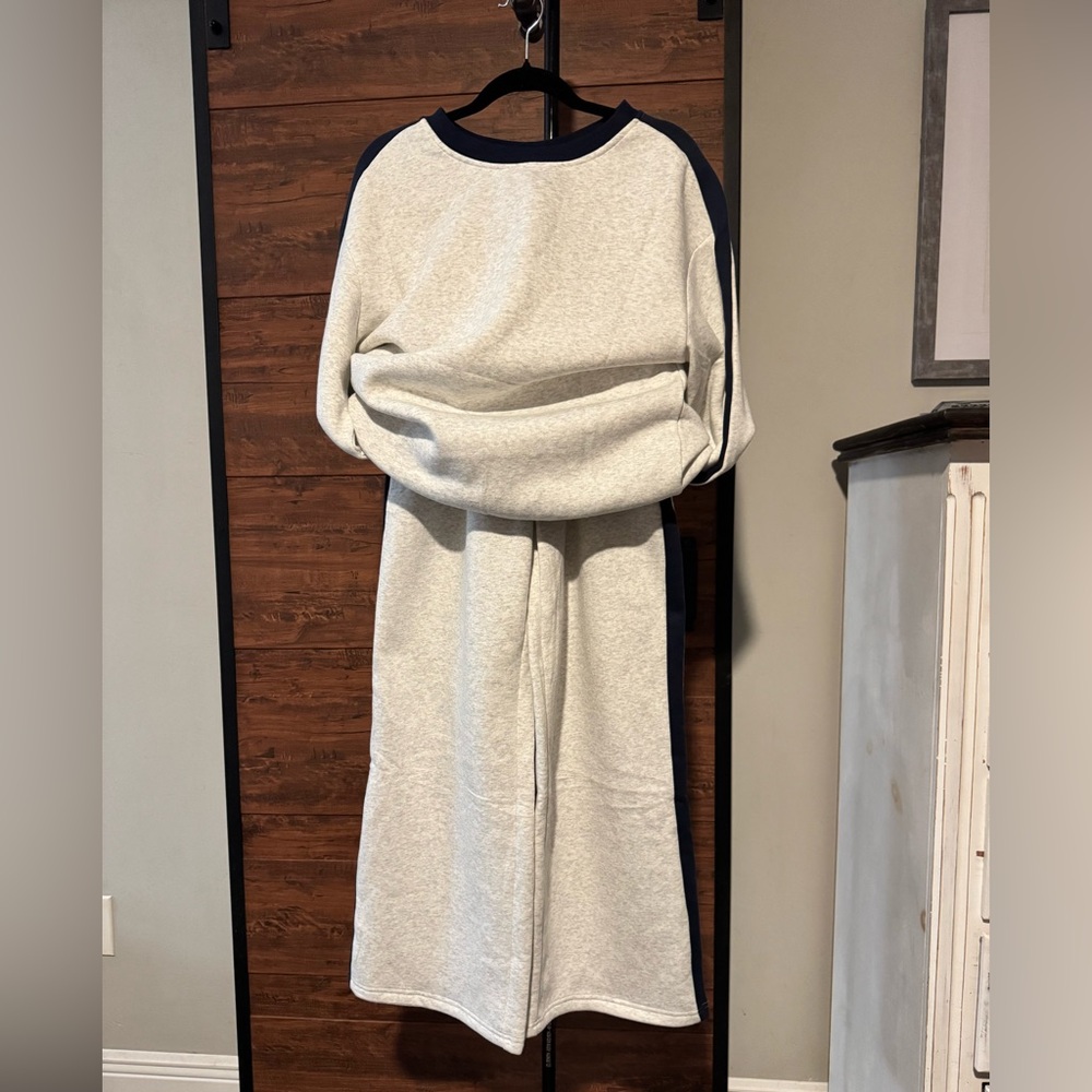 NWOT Gray and Navy Wide Leg Set